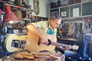 Quelle formation luthier choisir après la 3e ou le bac ?
